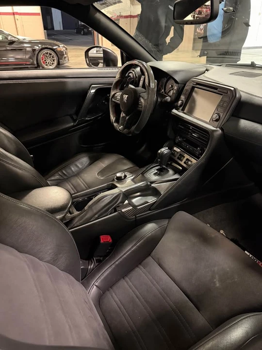 2017 Nissan - Image 7 of 9