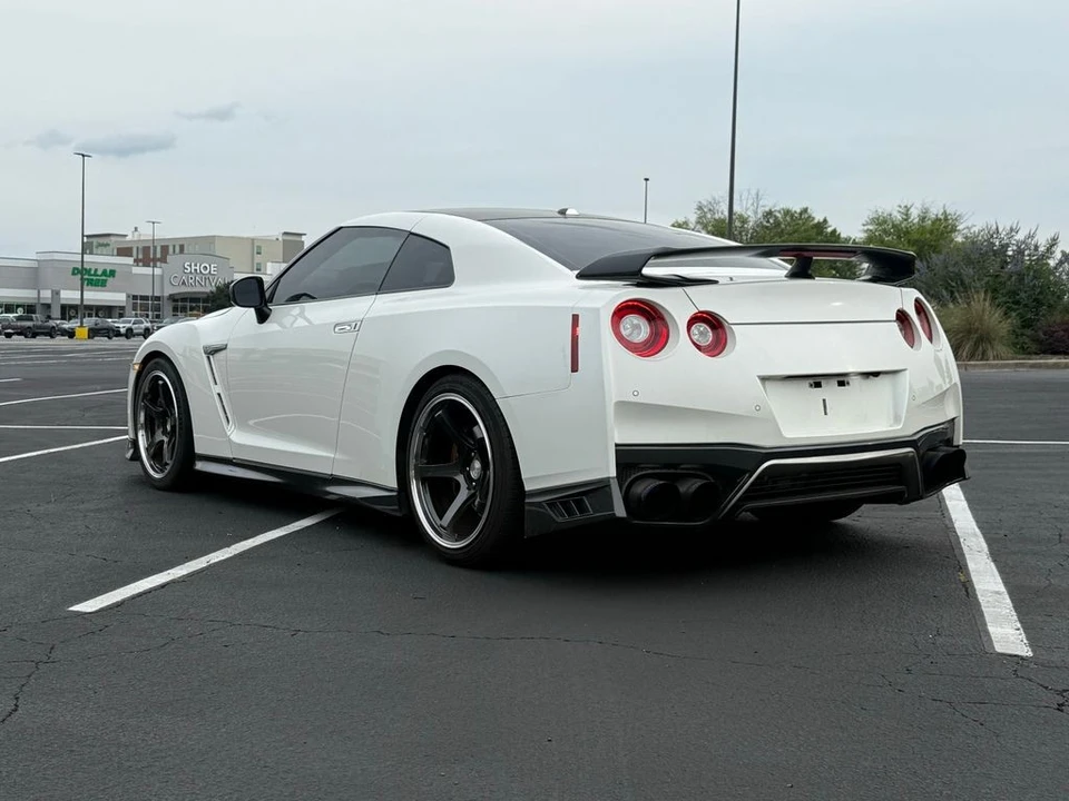 2017 Nissan R35 GT-R Premium - Image 5 of 31