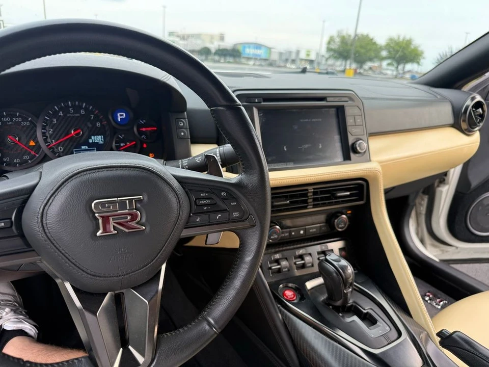 2017 Nissan R35 GT-R Premium - Image 25 of 31