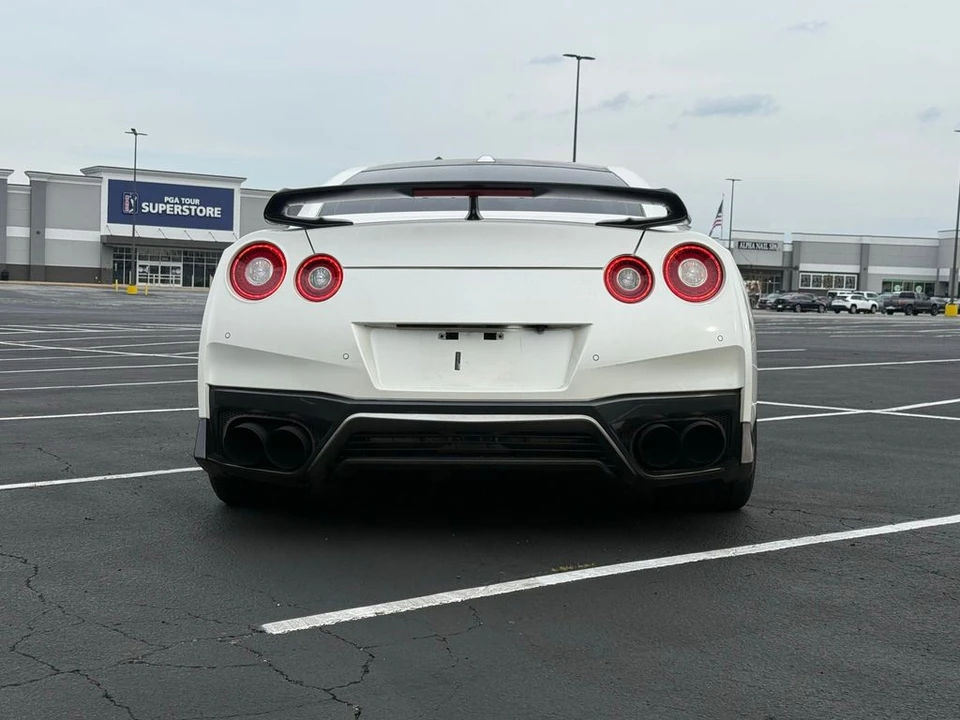 2017 Nissan R35 GT-R Premium - Image 10 of 31