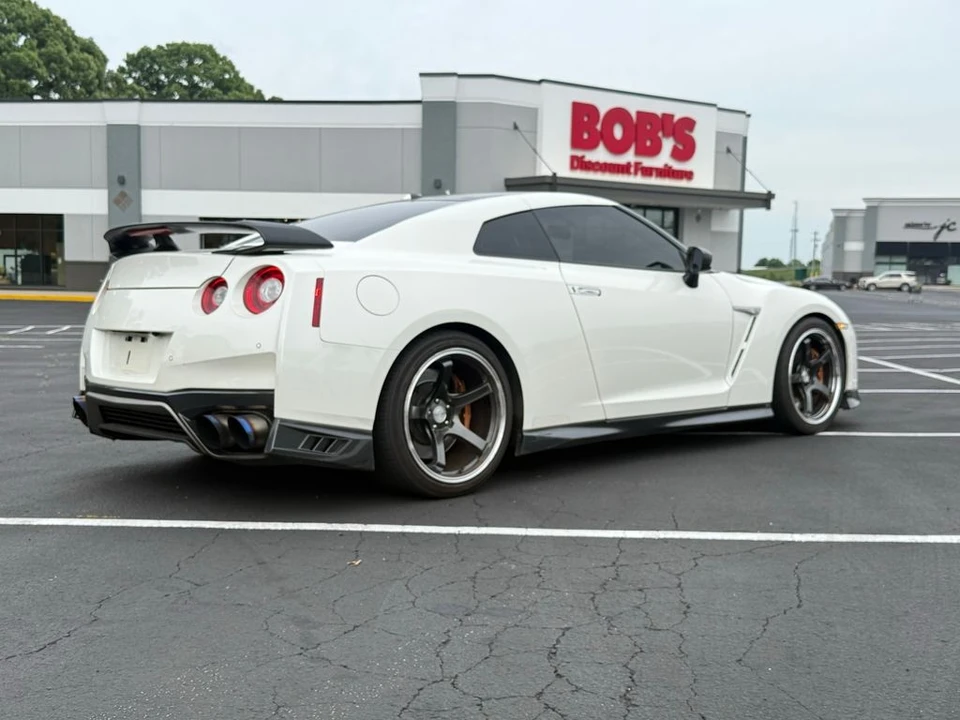 2017 Nissan R35 GT-R Premium - Image 9 of 31