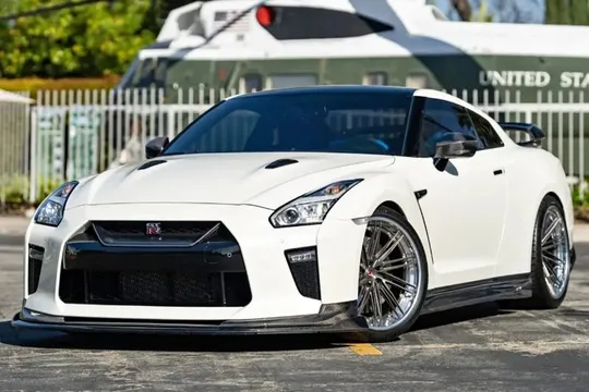 2017 Nissan GT-R Premium