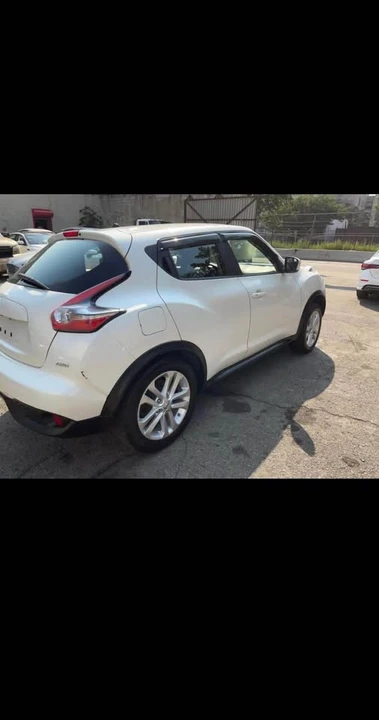 2017 Nissan Juke - Image 5 of 9