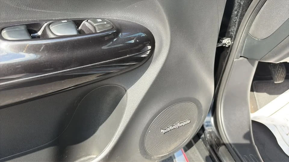 2017 Nissan Juke - Image 15 of 20