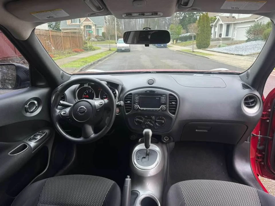 2017 Nissan Juke - Image 6 of 12