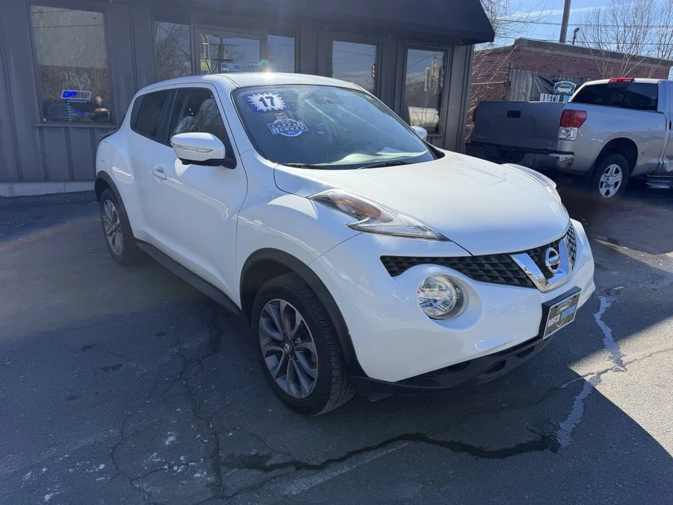 2017 Nissan Juke - Image 11 of 21