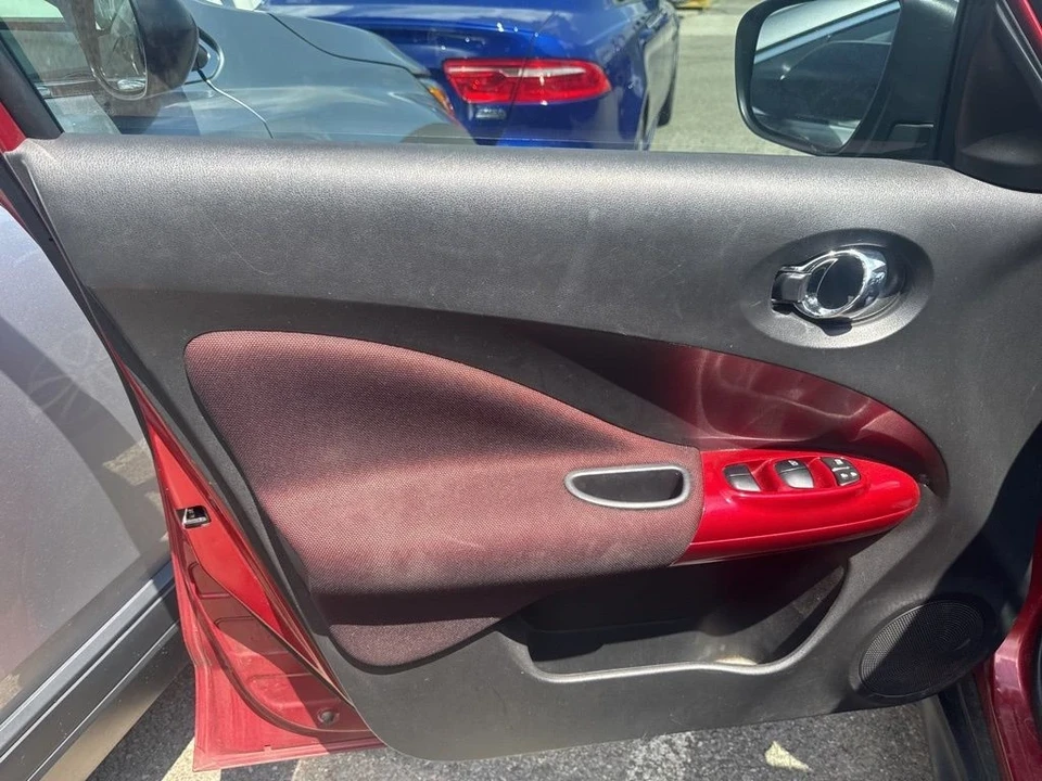 2017 Nissan Juke - Image 8 of 12