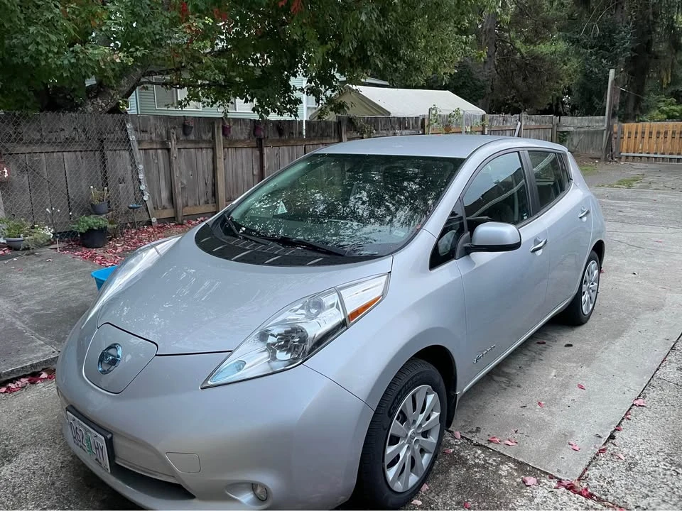 2017 Nissan Leaf - Image 2 of 4
