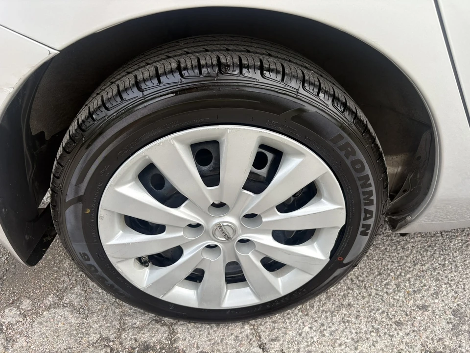 2017 Nissan Leaf - Image 18 of 21