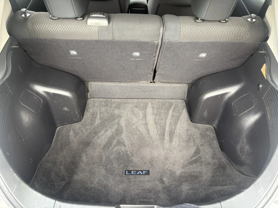 2017 Nissan Leaf - Image 19 of 21