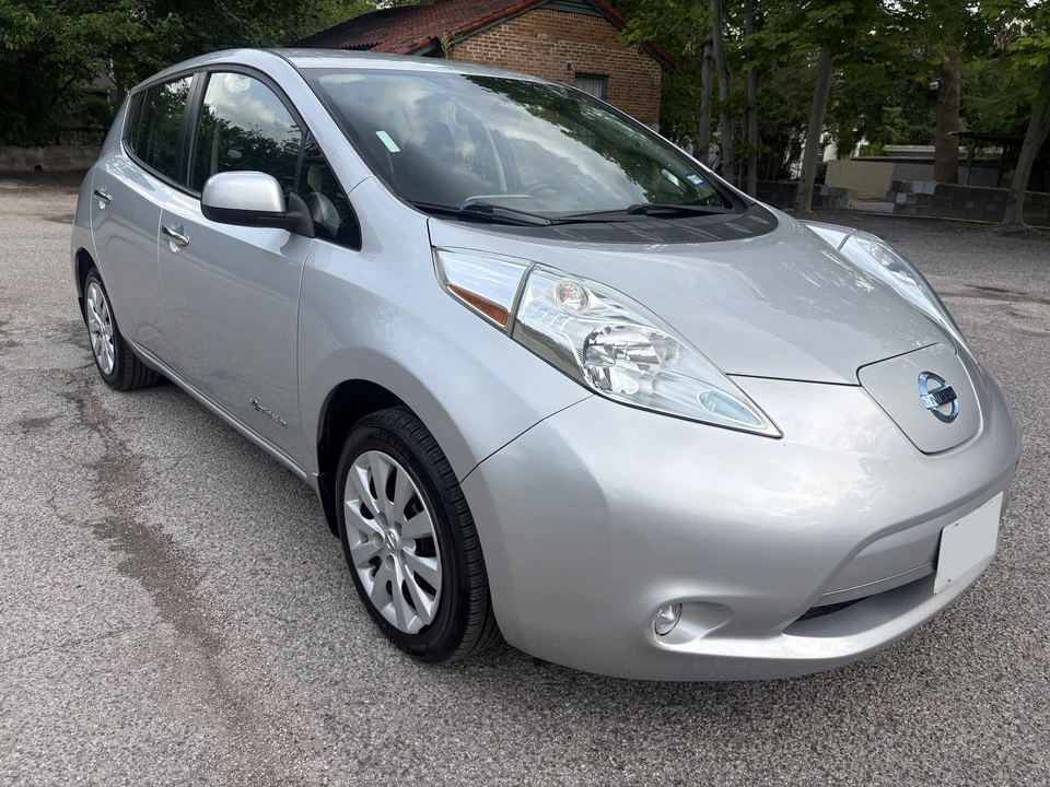 2017 Nissan Leaf - Image 2 of 21