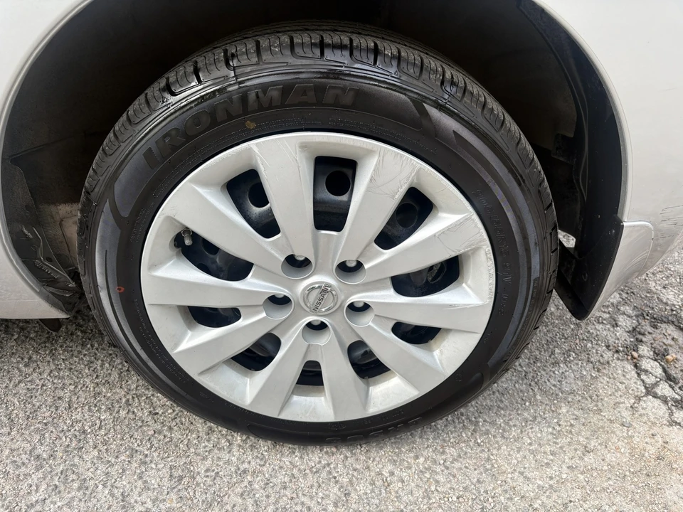 2017 Nissan Leaf - Image 17 of 21