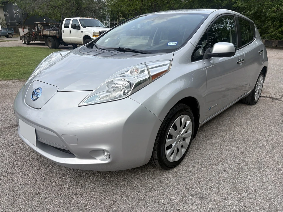 2017 Nissan Leaf - Image 4 of 21