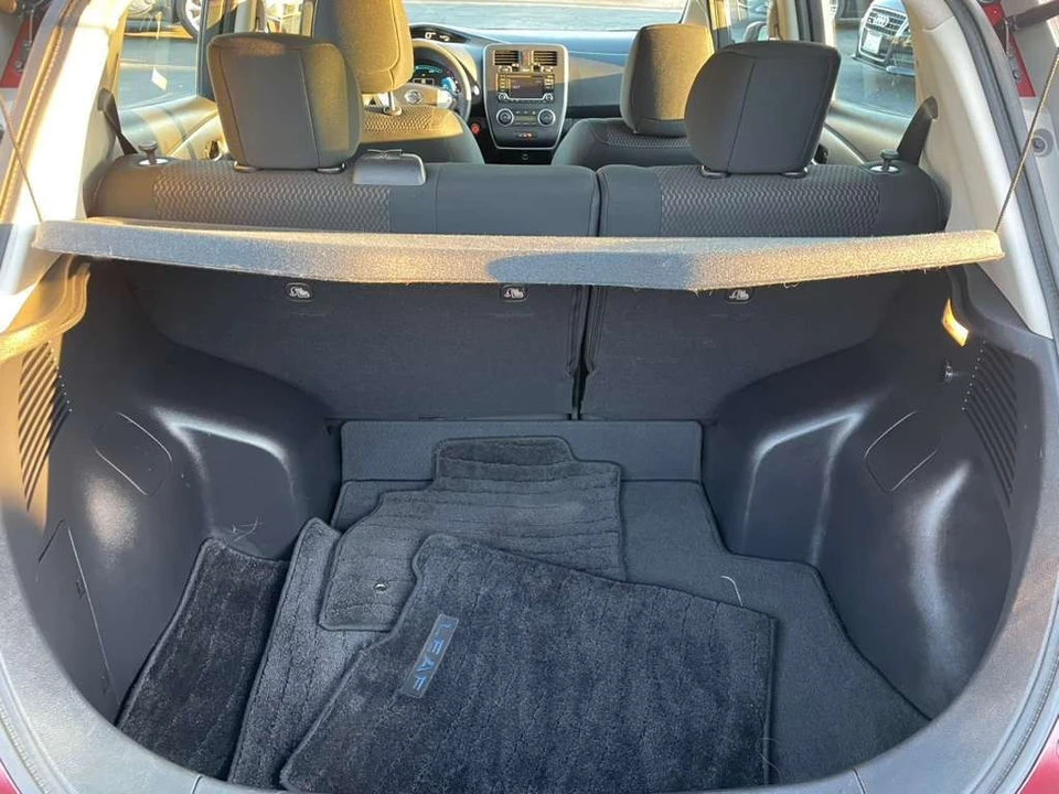 2017 Nissan Leaf - Image 14 of 17