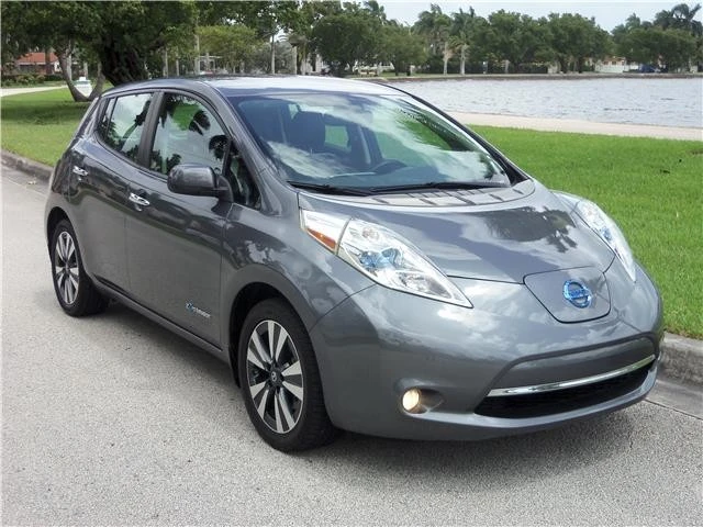 2017 Nissan Leaf - Image 2 of 12