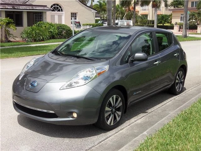 2017 Nissan Leaf - Image 6 of 12