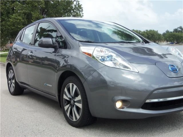2017 Nissan Leaf - Image 3 of 12