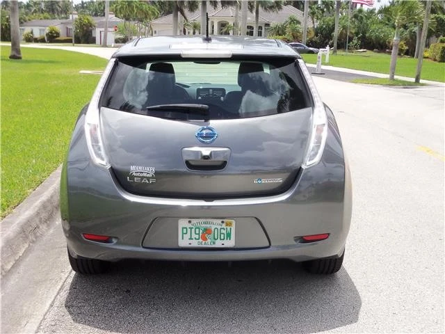 2017 Nissan Leaf - Image 10 of 12
