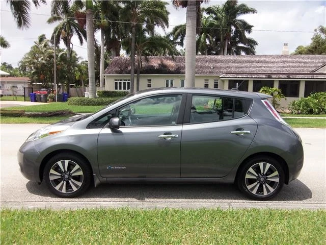 2017 Nissan Leaf - Image 7 of 12