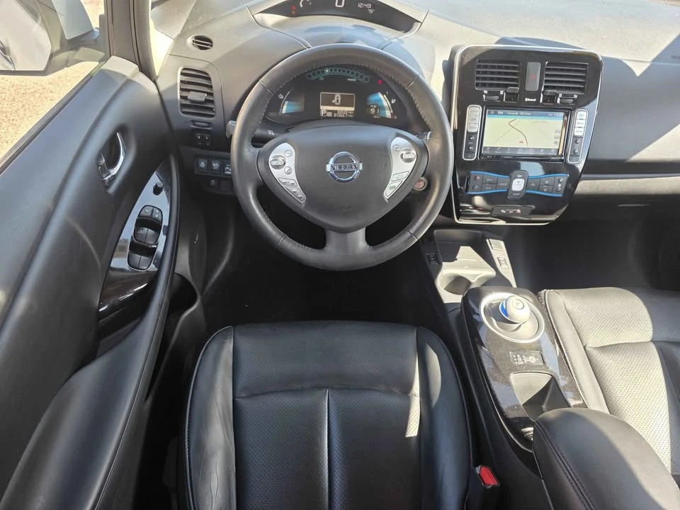 2017 Nissan Leaf - Image 10 of 16