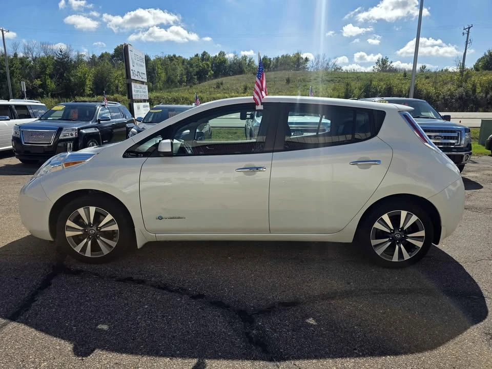 2017 Nissan Leaf - Image 4 of 16