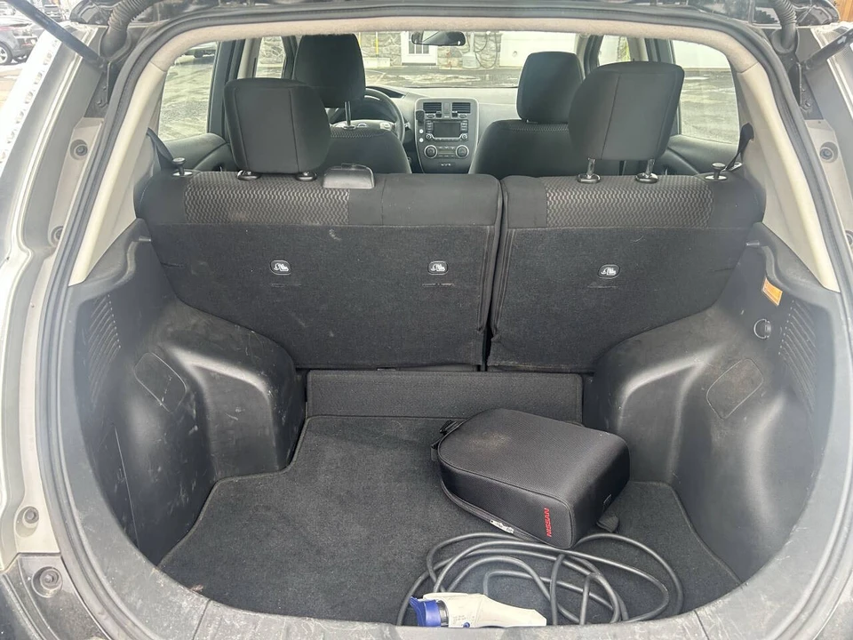2017 Nissan Leaf - Image 13 of 21