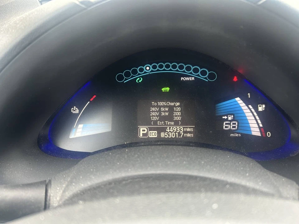 2017 Nissan Leaf - Image 9 of 21