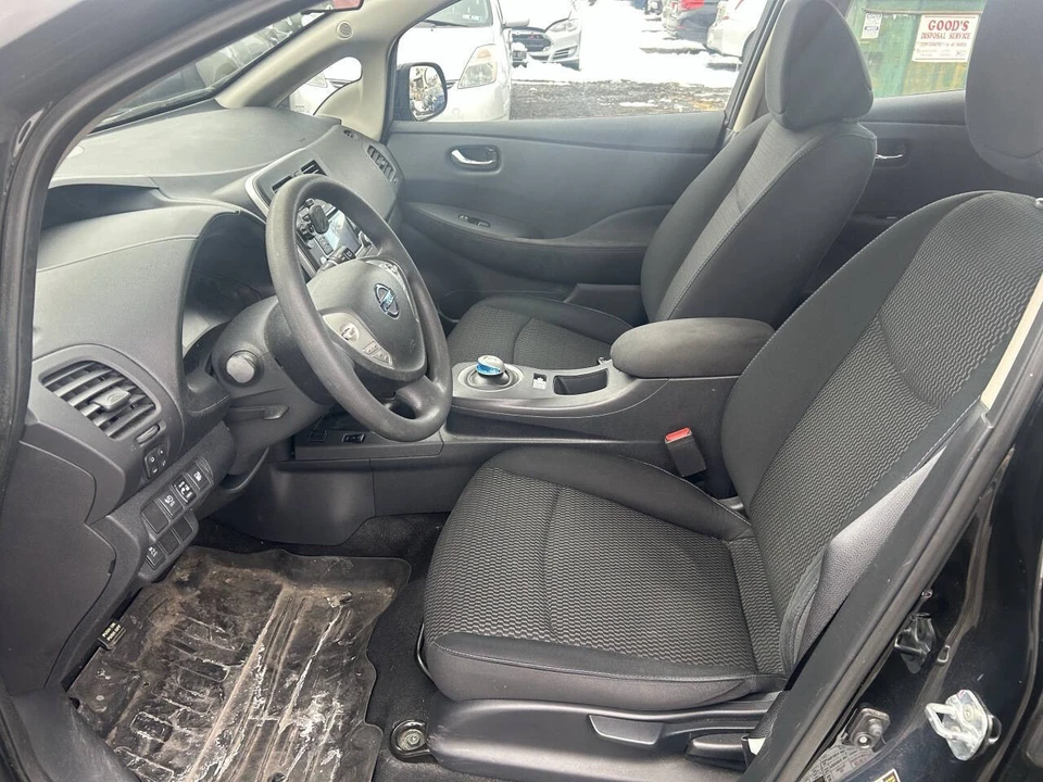 2017 Nissan Leaf - Image 15 of 21
