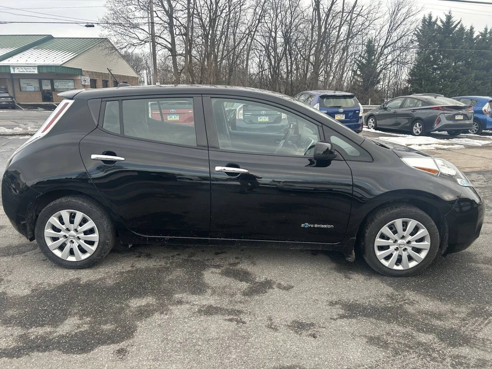 2017 Nissan Leaf - Image 4 of 21