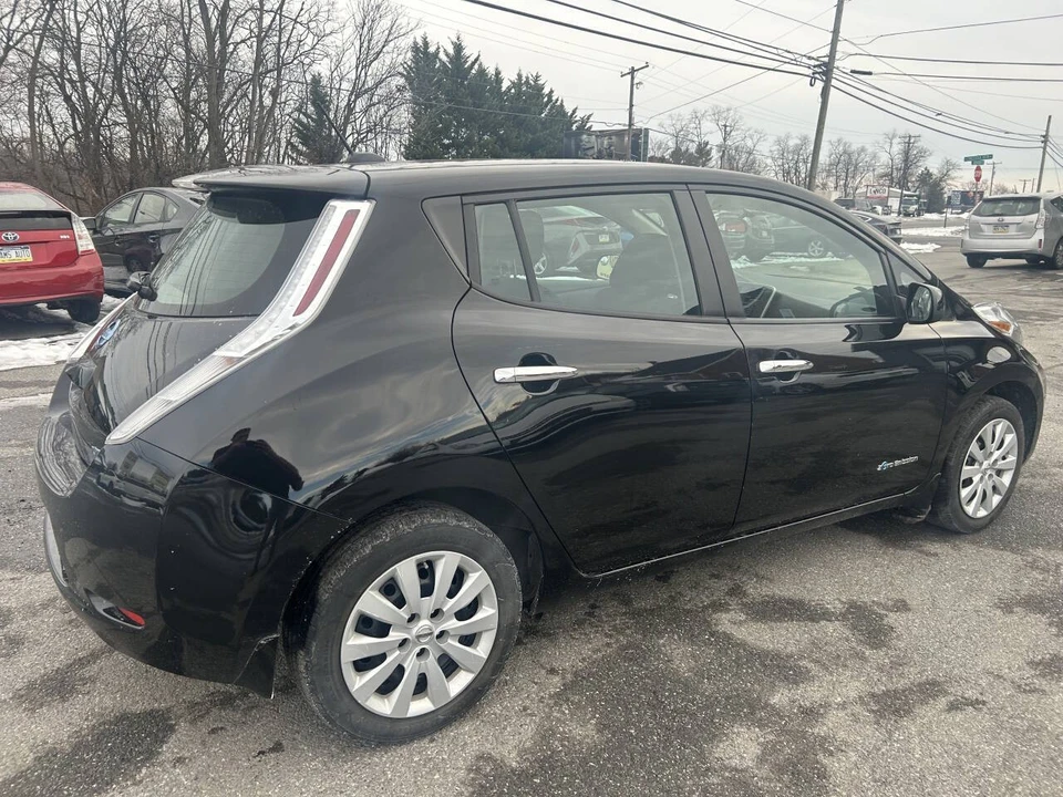 2017 Nissan Leaf - Image 5 of 21