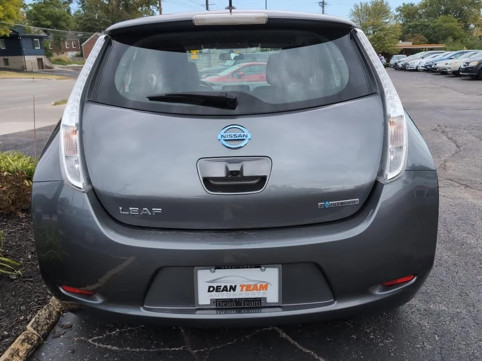2017 Nissan Leaf - Image 7 of 20