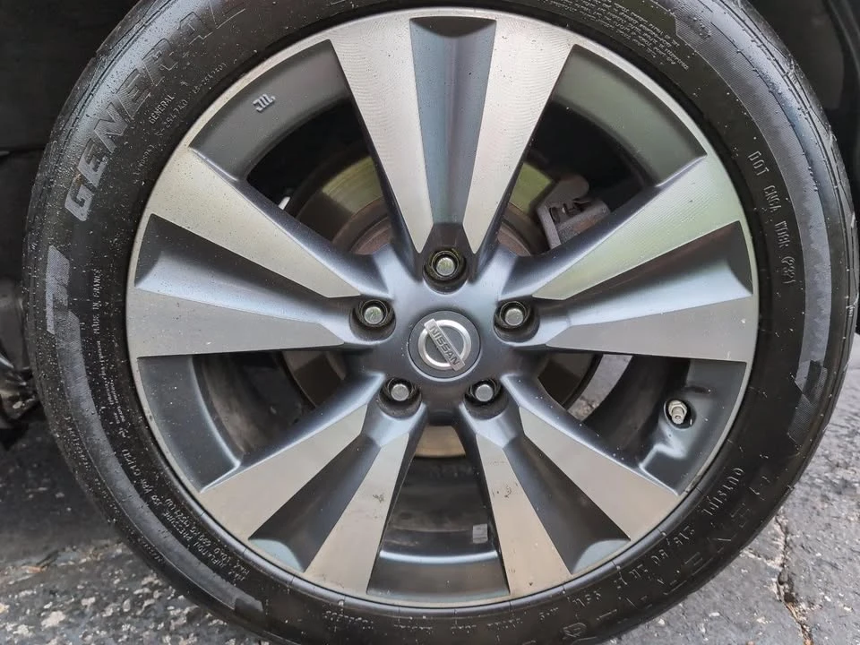 2017 Nissan Leaf - Image 18 of 20