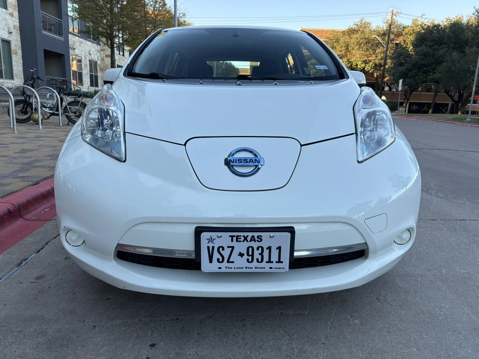 2017 Nissan Leaf - Image 4 of 21