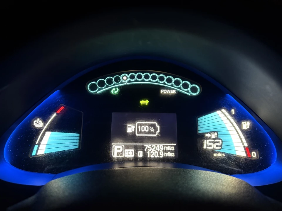 2017 Nissan Leaf - Image 2 of 21