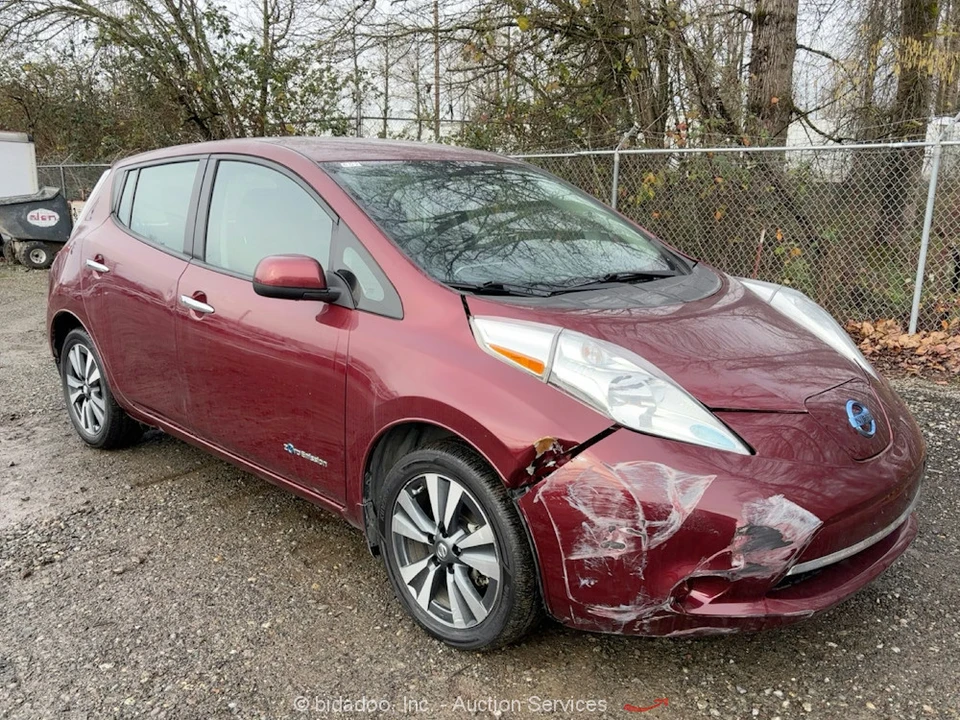 2017 Nissan Leaf - Image 2 of 12