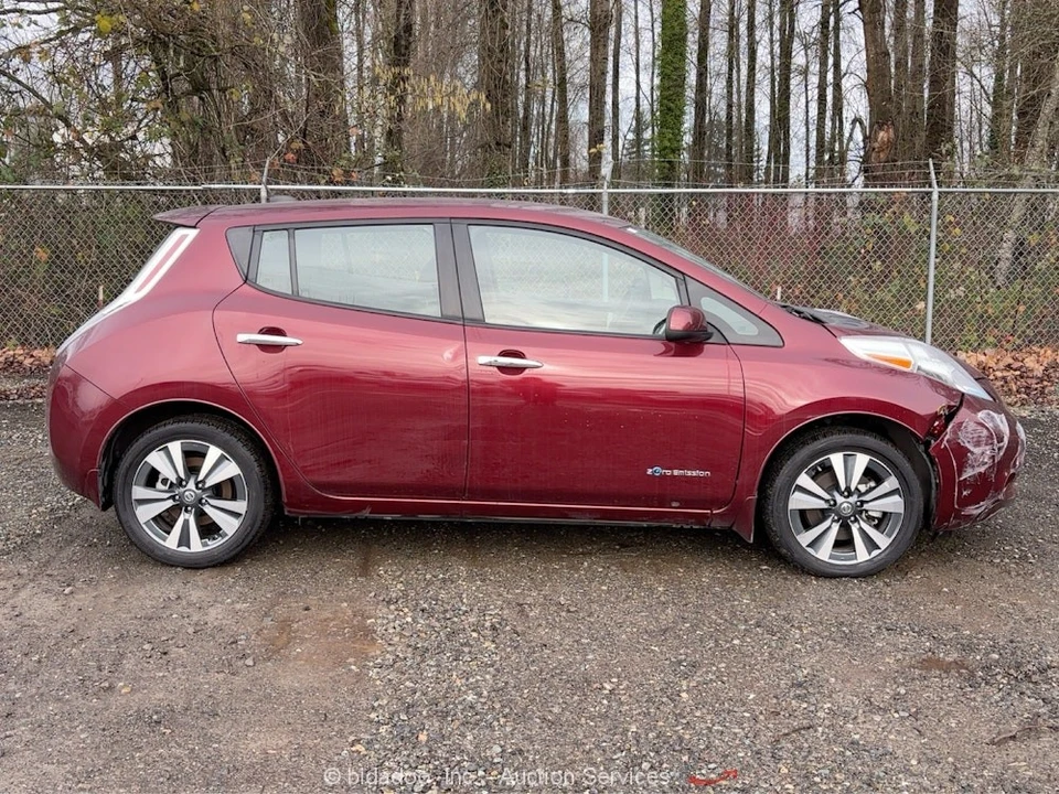 2017 Nissan Leaf - Image 6 of 12