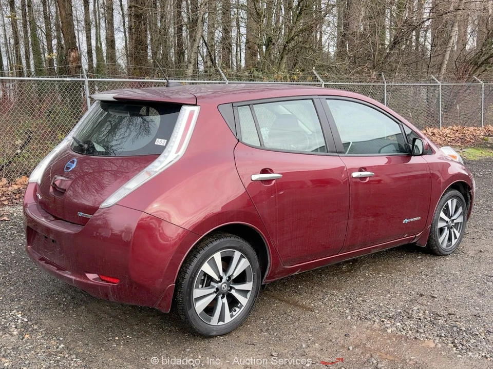 2017 Nissan Leaf - Image 4 of 12