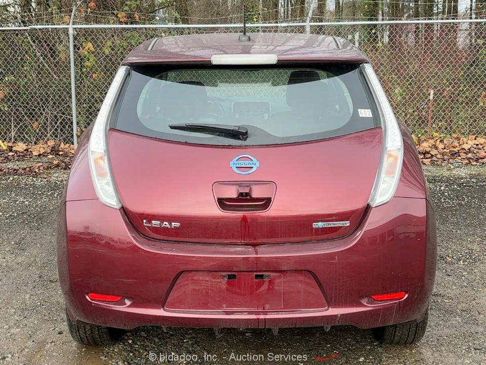 2017 Nissan Leaf - Image 8 of 12