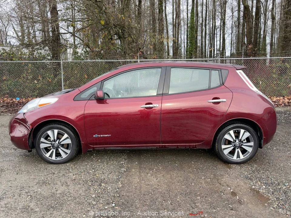 2017 Nissan Leaf - Image 5 of 12