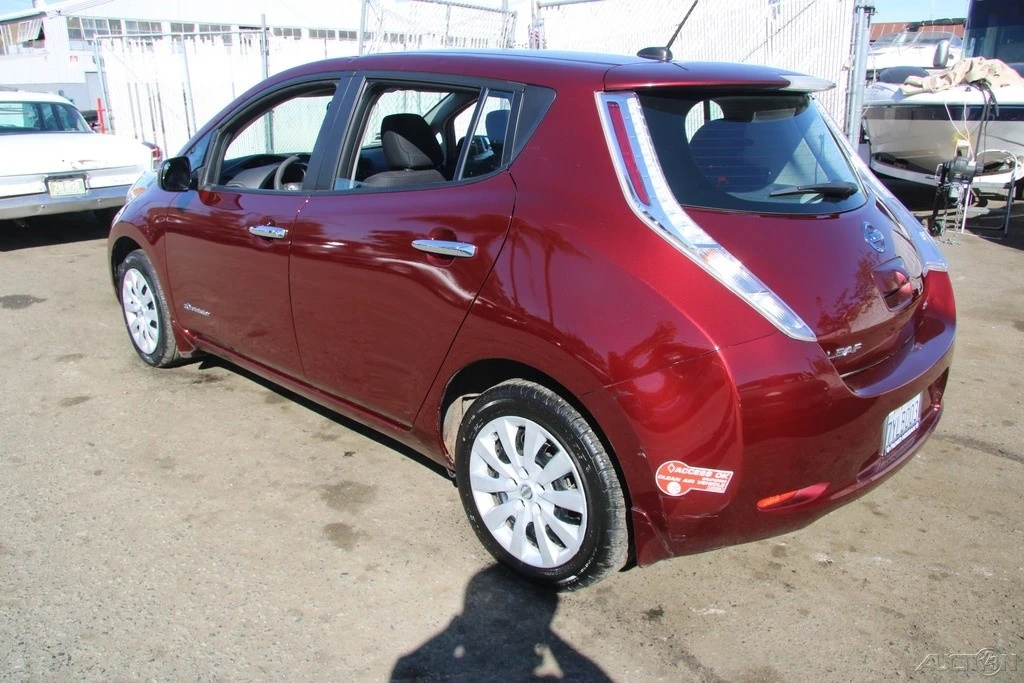 2017 Nissan Leaf - Image 5 of 21