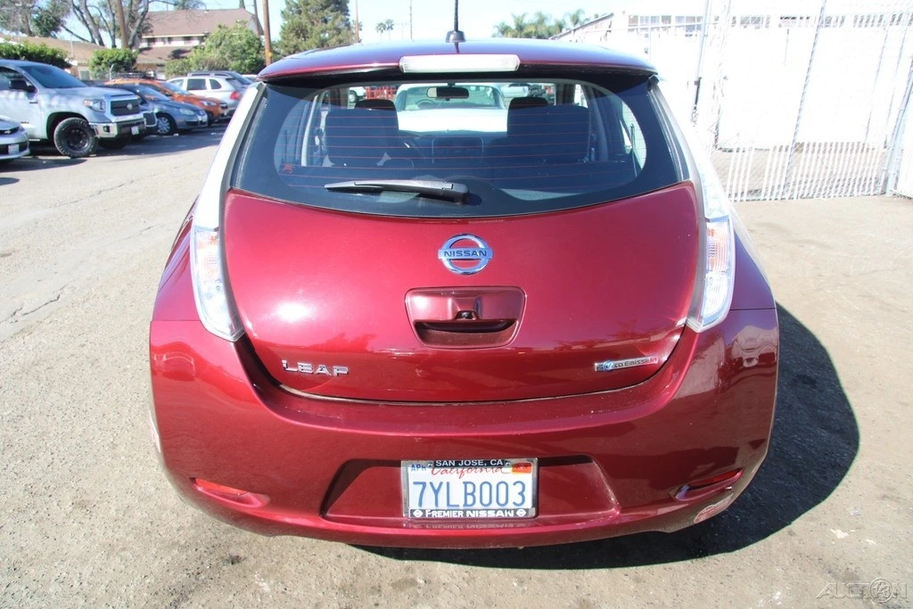 2017 Nissan Leaf - Image 6 of 21