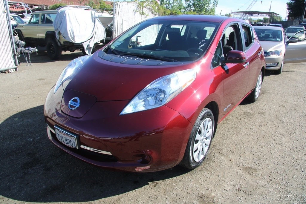 2017 Nissan Leaf - Image 2 of 21