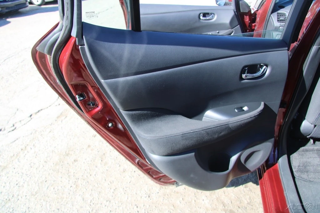 2017 Nissan Leaf - Image 20 of 21
