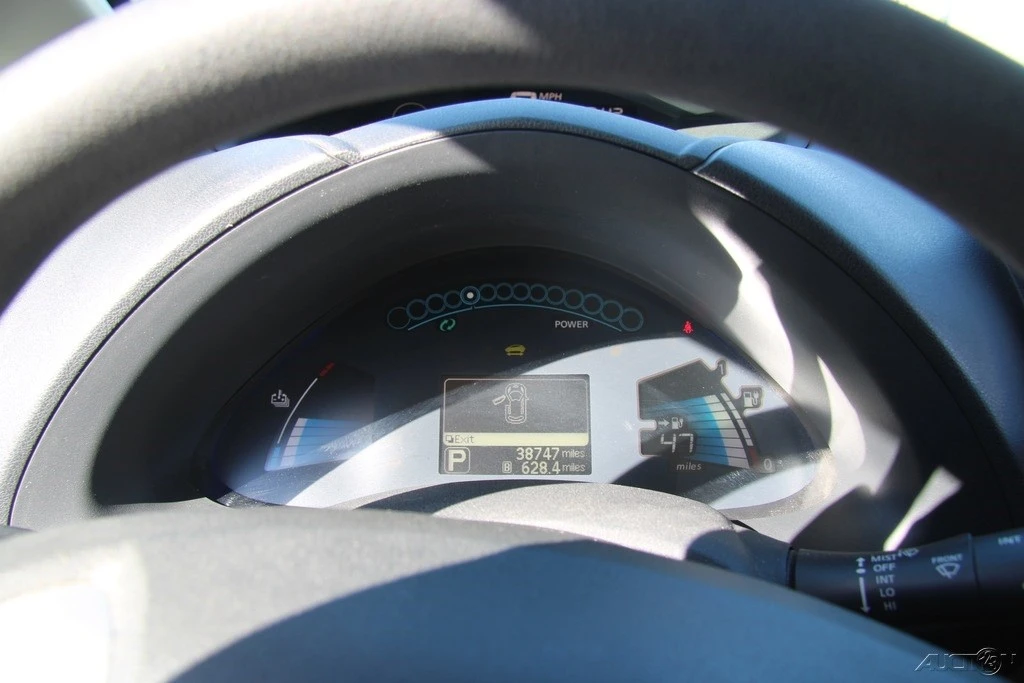 2017 Nissan Leaf - Image 16 of 21