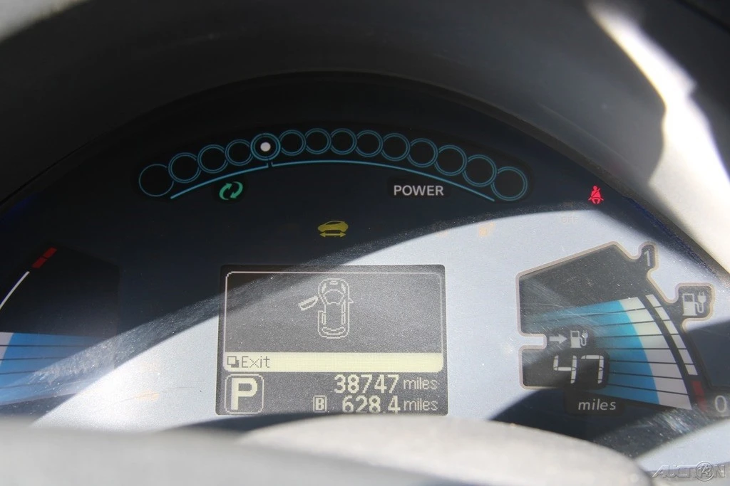 2017 Nissan Leaf - Image 17 of 21