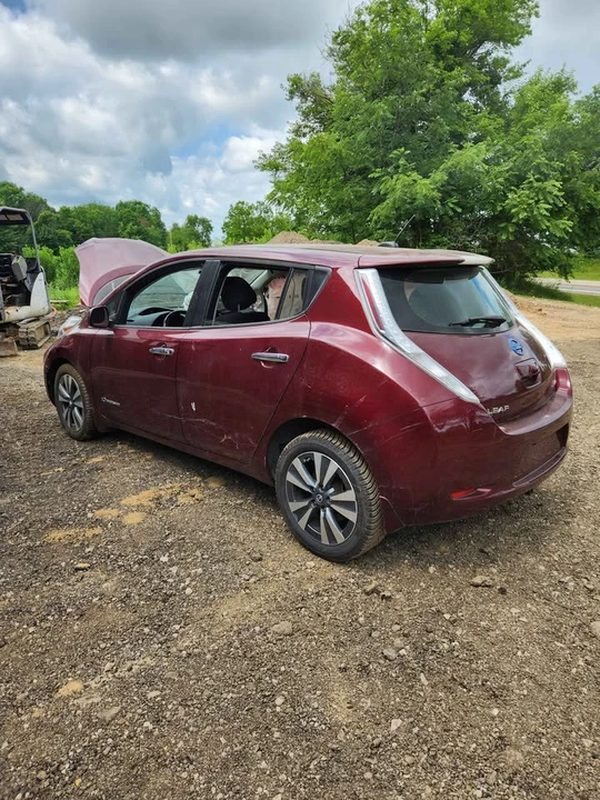 2017 Nissan Leaf - Image 2 of 9