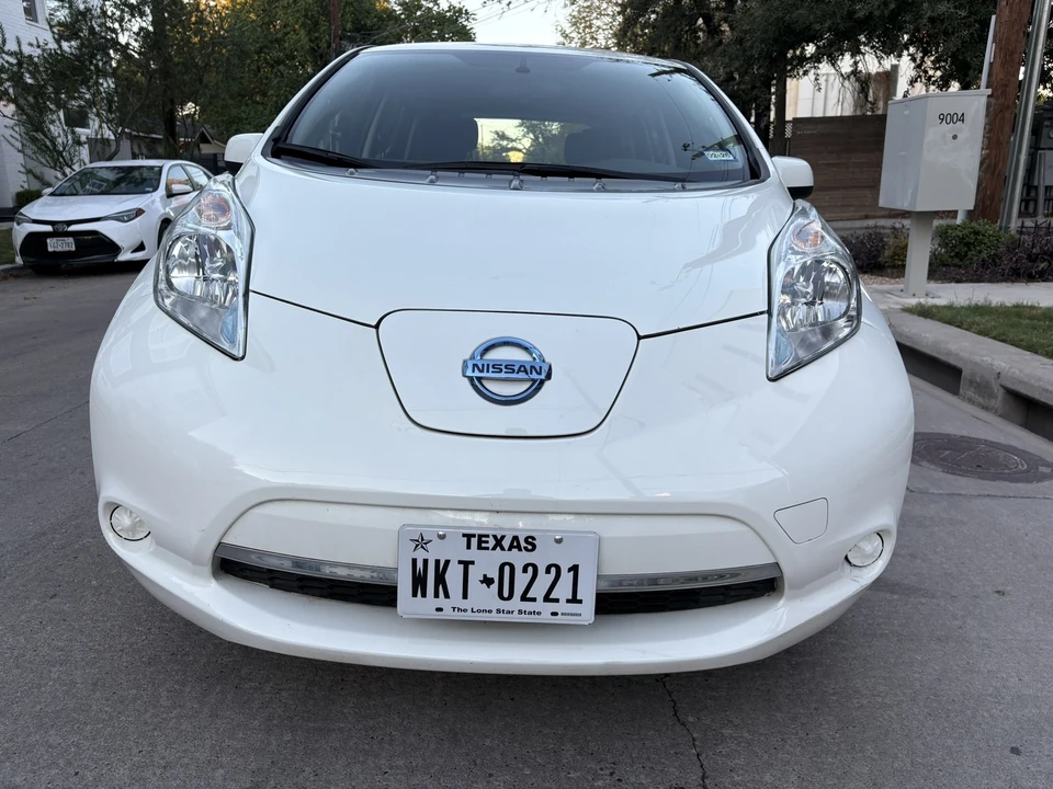 2017 Nissan Leaf - Image 3 of 21