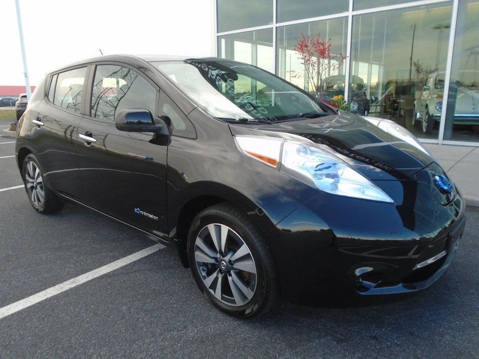 2017 Nissan Leaf - Image 2 of 12
