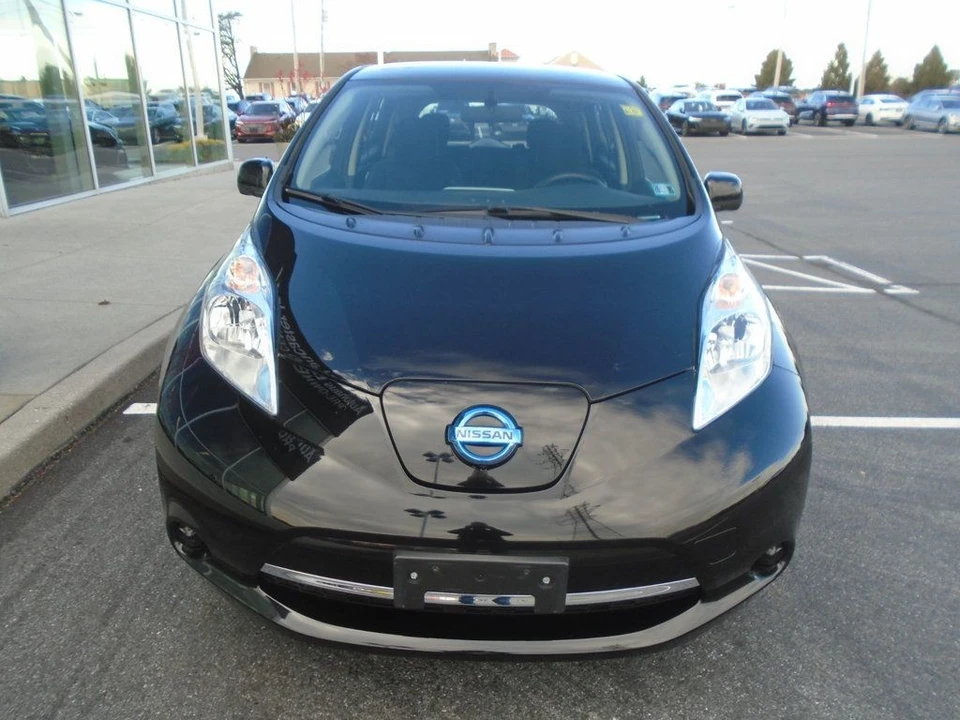 2017 Nissan Leaf - Image 9 of 12