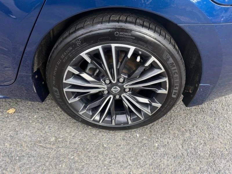 2017 Nissan Maxima 8th Gen - Image 9 of 12